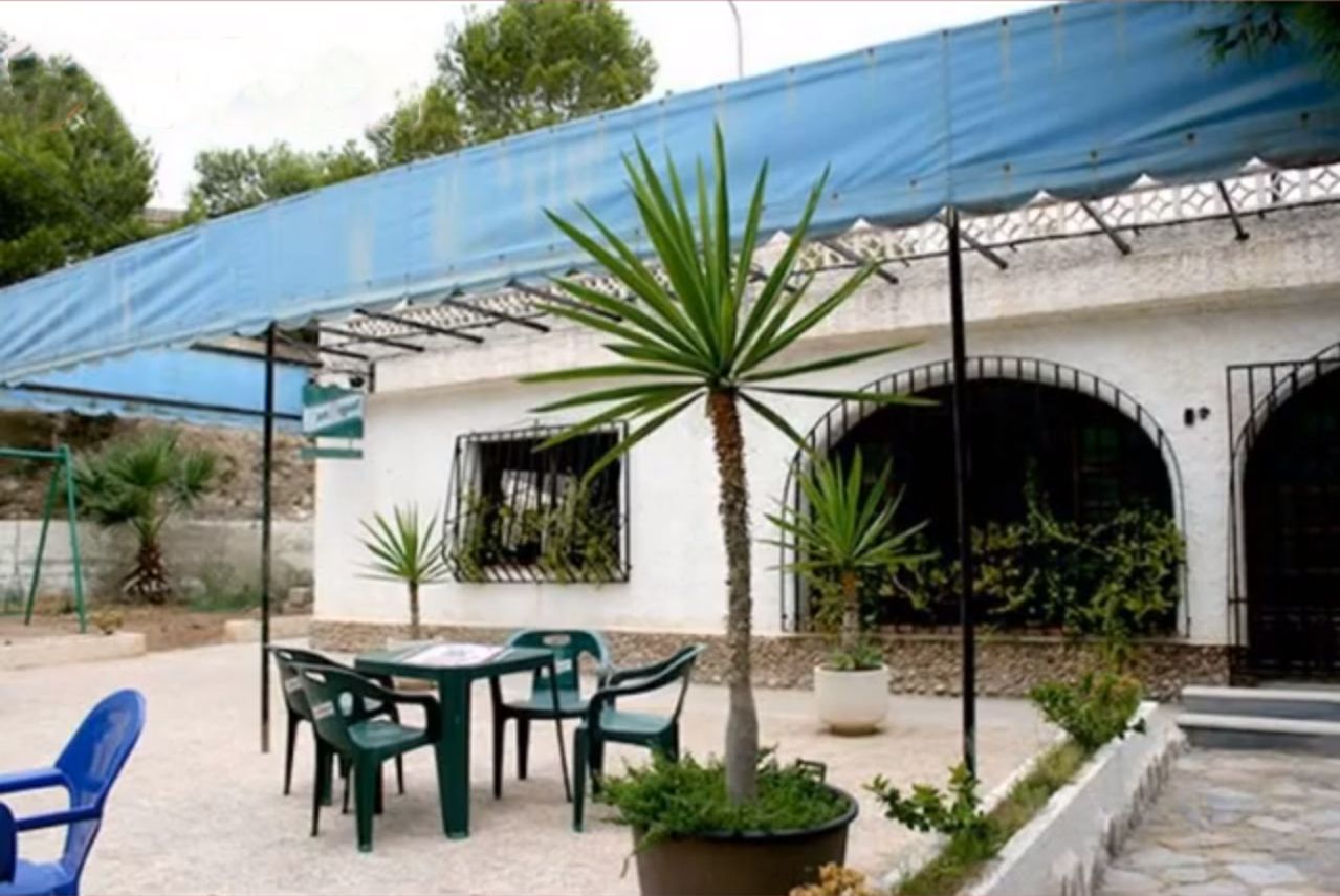 Rural finca for tourist project with apartments, restaurant, pool in Orihuela