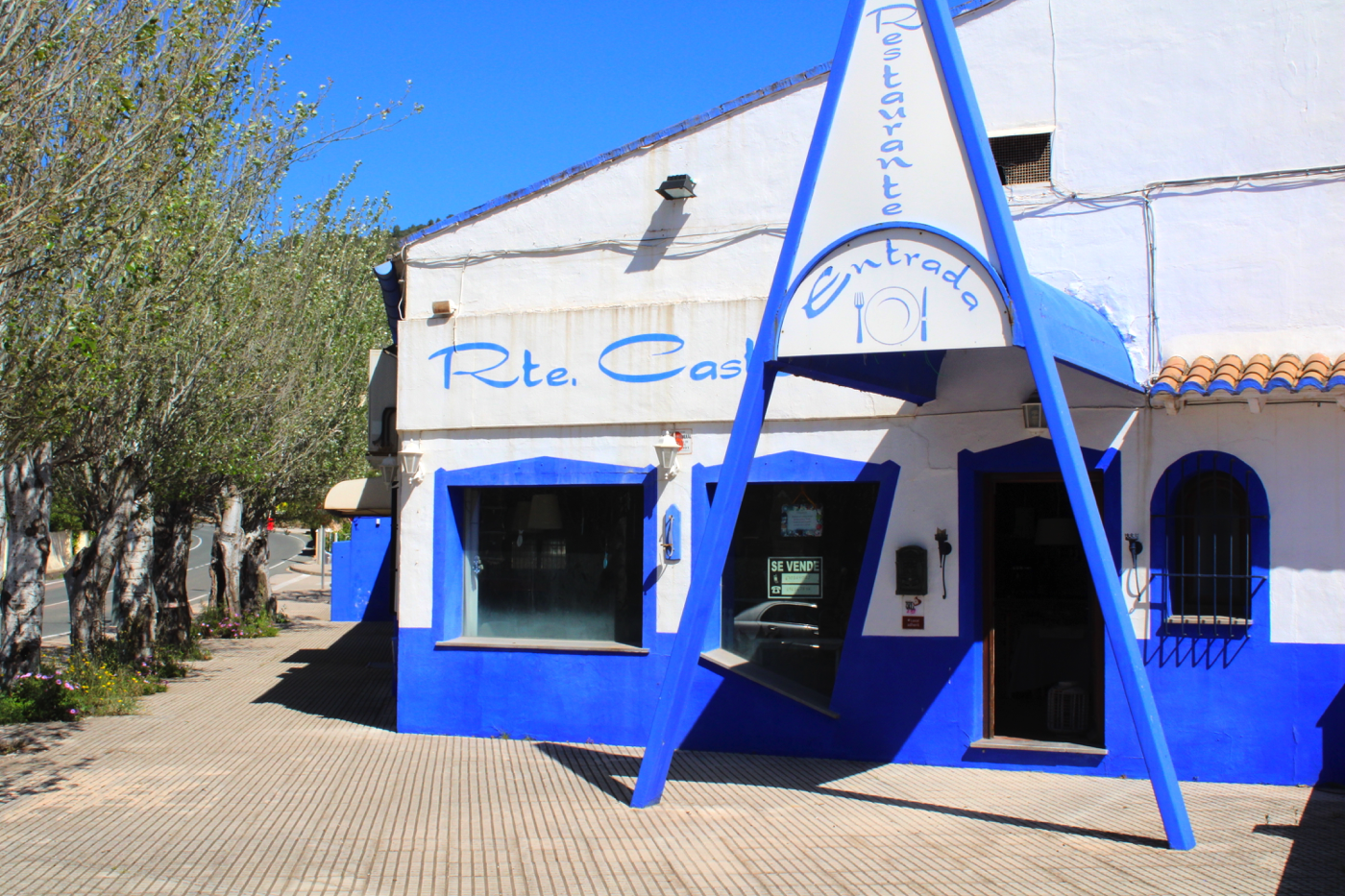 Amplio restaurante en Alcalalí